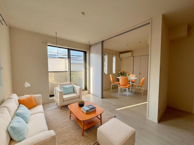 居室・リビング　★明るいフローリングの角部屋です★