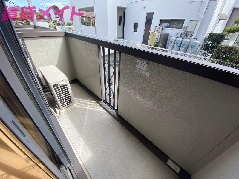 バルコニー　同物件別室画像