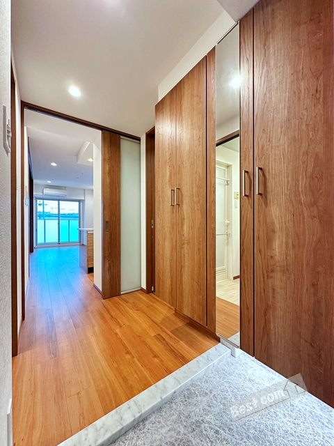 玄関　広々とした玄関スペース♪