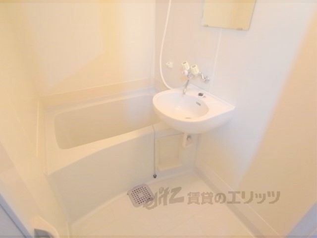 バス・シャワールーム　バス