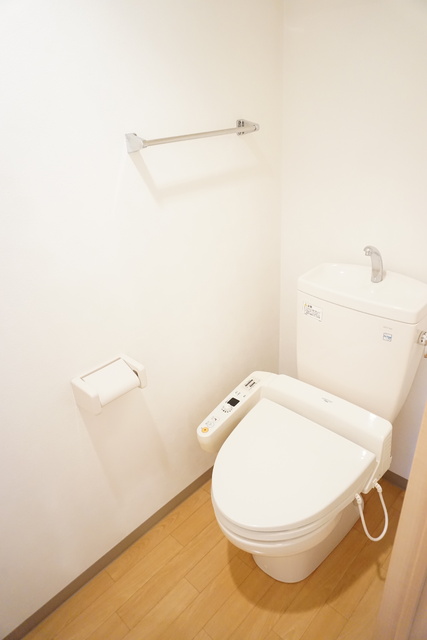 トイレ　洋式トイレ※同タイプ参考写真