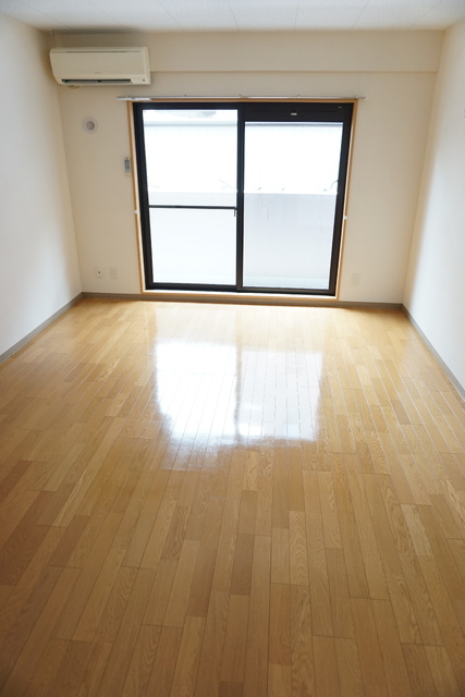 居室・リビング　洋室１０帖※同タイプ参考写真