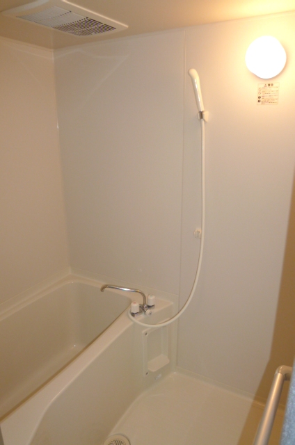 バス・シャワールーム　お風呂で日々の疲れを落としましょう