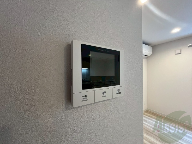 セキュリティ　ＴＶモニター付インターホンです。来客者の顔が見えるので安心！