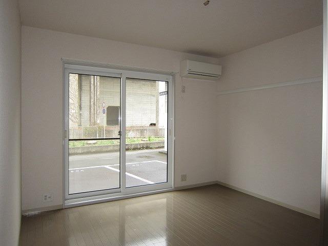 居室・リビング　すべて参考写真です。