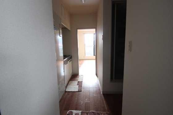 玄関　※別部屋の写真です