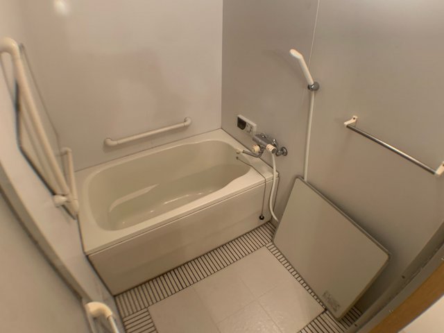 バス・シャワールーム　シンプルで清潔感のある浴室です！