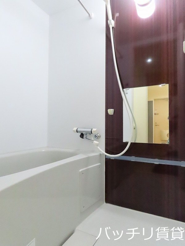 バス・シャワールーム　同型タイプの為、現状を優先いたします。