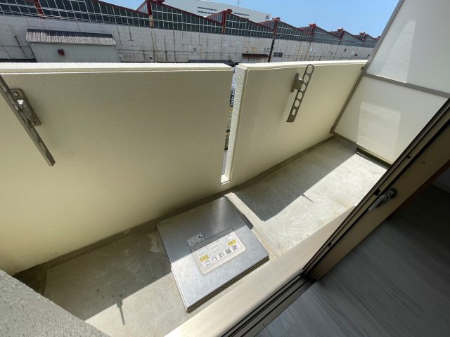 バルコニー　同型タイプのお部屋（４０１号室）の写真となっております。