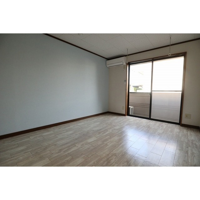 居室・リビング　※すべて別部屋の写真になります