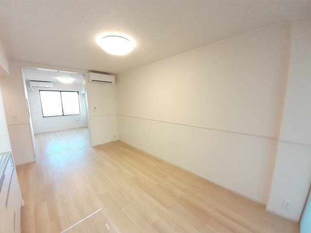 居室・リビング　居間です