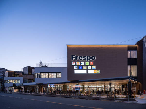 ショッピングセンター　フレスポ阿波座（ショッピングセンター）まで849m