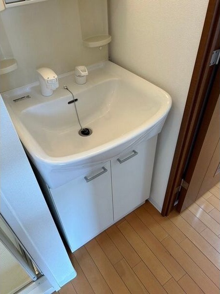 洗面設備　同物件別部屋写真