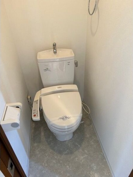 トイレ　同物件別部屋写真