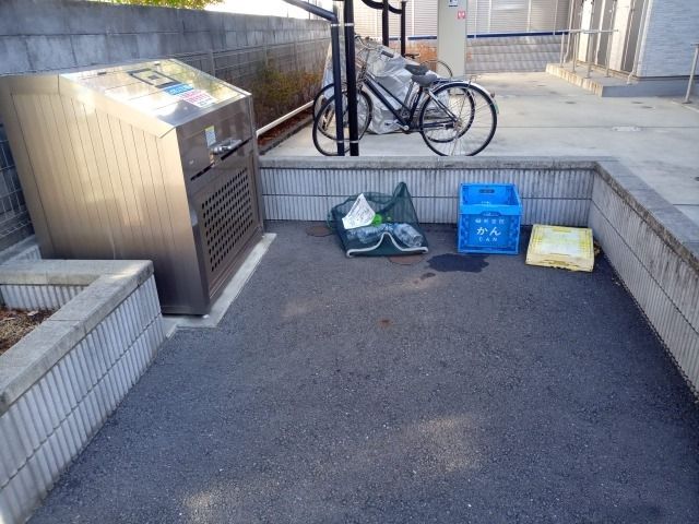 その他　駐輪場　自転車＆原付のみ駐輪可