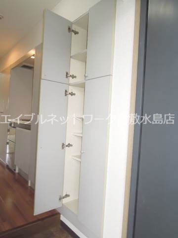 収納　シューズボックス