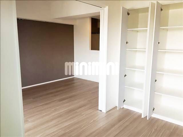 居室・リビング　８０１号室写真