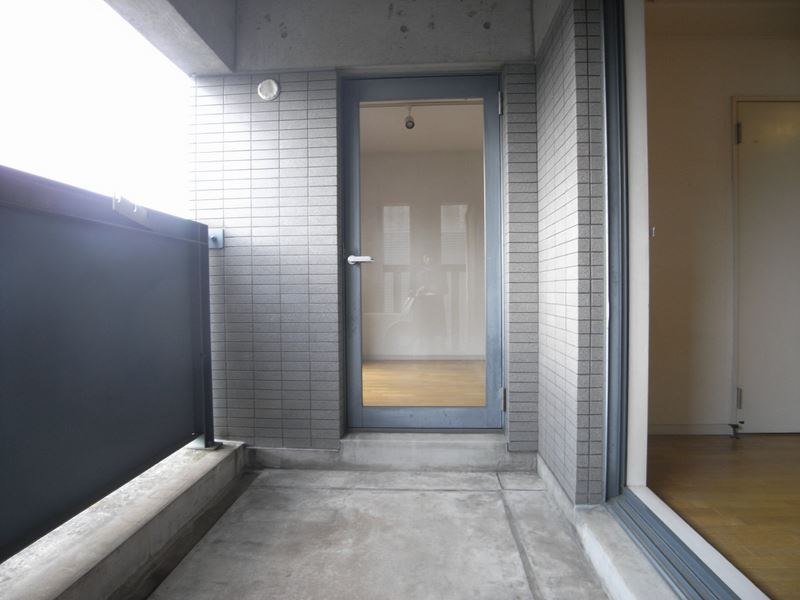 バルコニー　写真は3-B（反転タイプ）