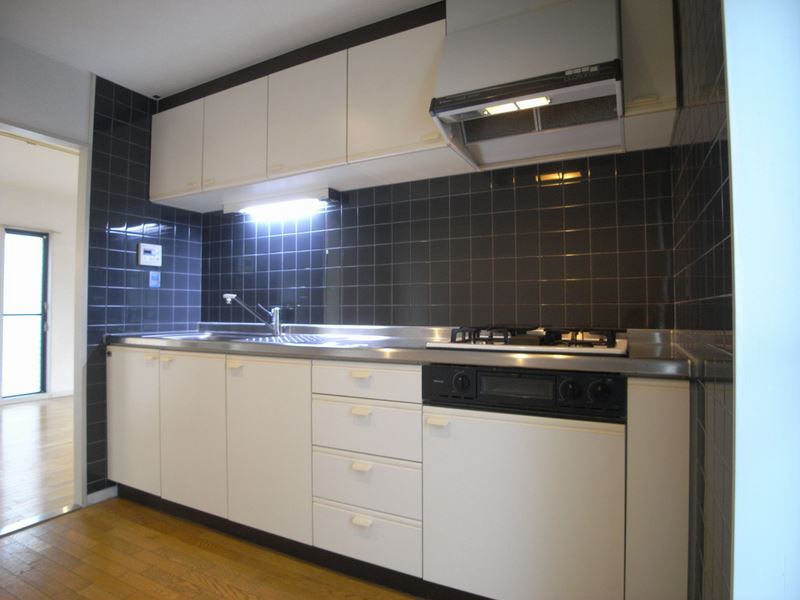 キッチン　写真は3-B（反転タイプ）