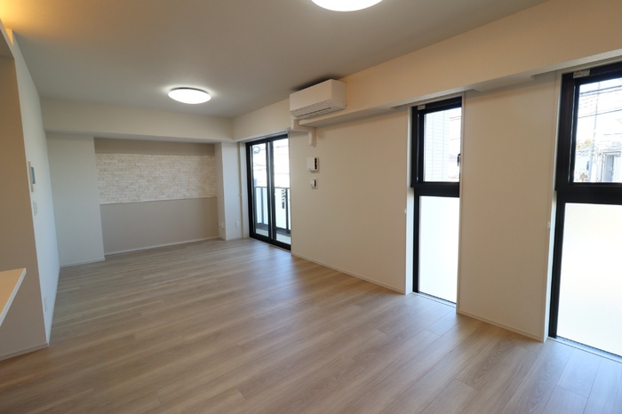 居室・リビング　リビング全景（エアコン付）