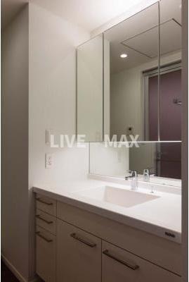 洗面設備　※別タイプ参考写真になります。