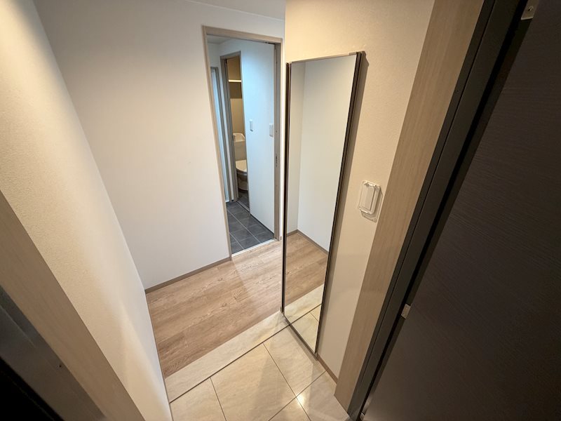 玄関　同間取り写真【202号室】