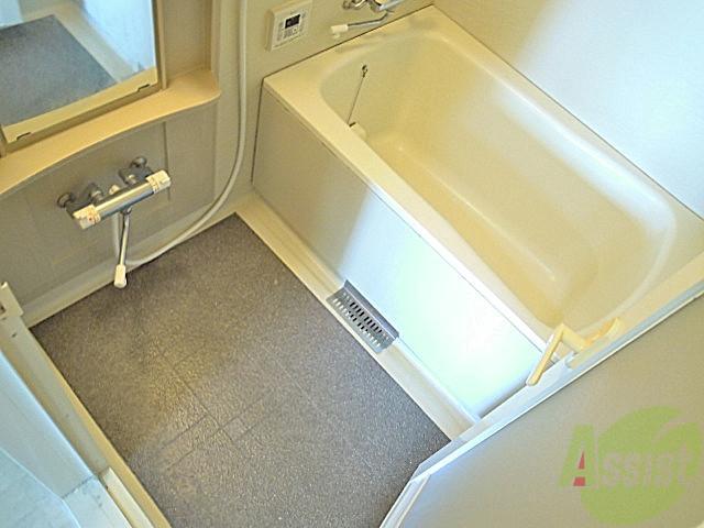 バス・シャワールーム　ゆったりとしたお風呂でゆっくり半身浴とかもできそうですね～。