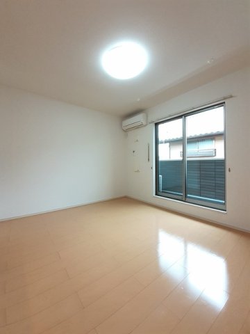 居室・リビング　ゆったり過ごせる居間です