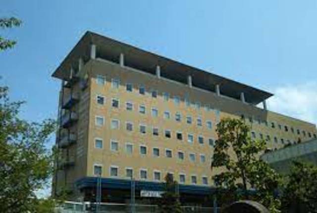 ショッピングセンター　バンビオ1番館（ショッピングセンター）まで390m