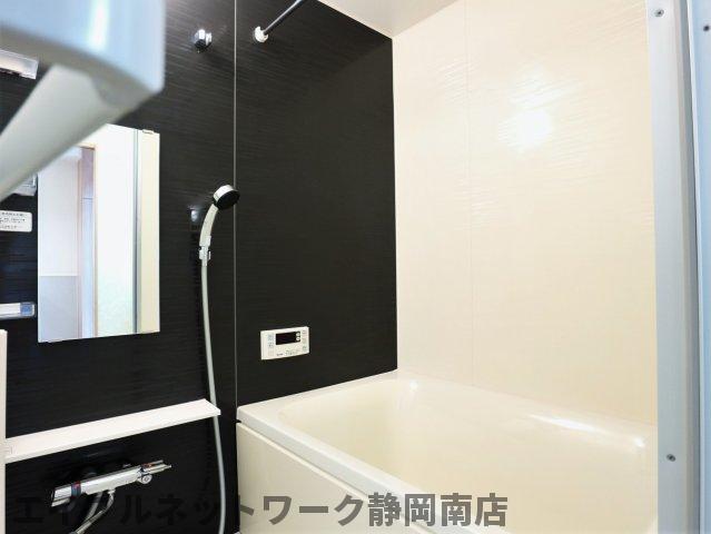 バス・シャワールーム　お風呂で日々の疲れを落としましょう