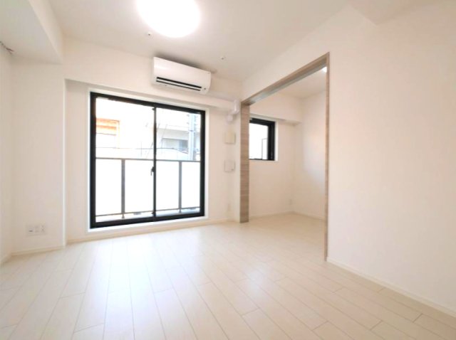 居室・リビング　同建物内、別のお部屋の参考写真になります。