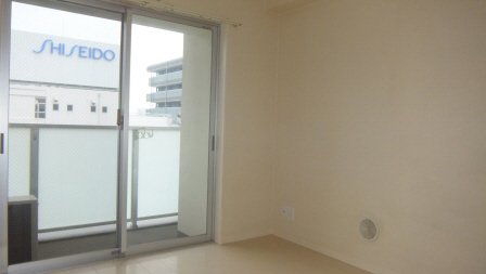 居室・リビング　エアコン付きです！