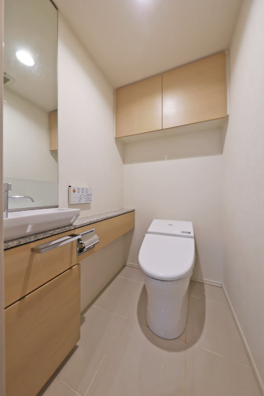 トイレ　温水浄水便座付トイレ