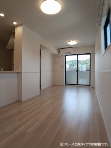 居室・リビング　居間です