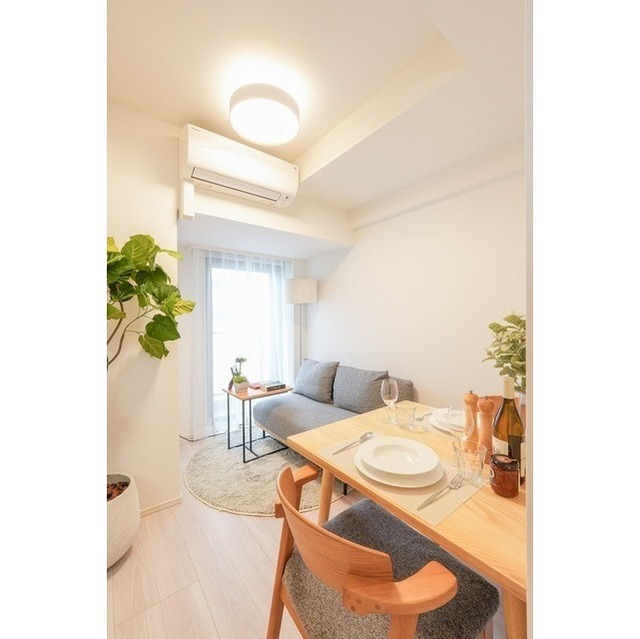 居室・リビング　家具・家電の備え付けはありません