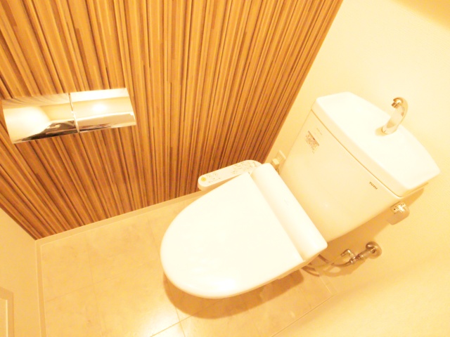 トイレ　※別室の参考写真の為、現況優先です。