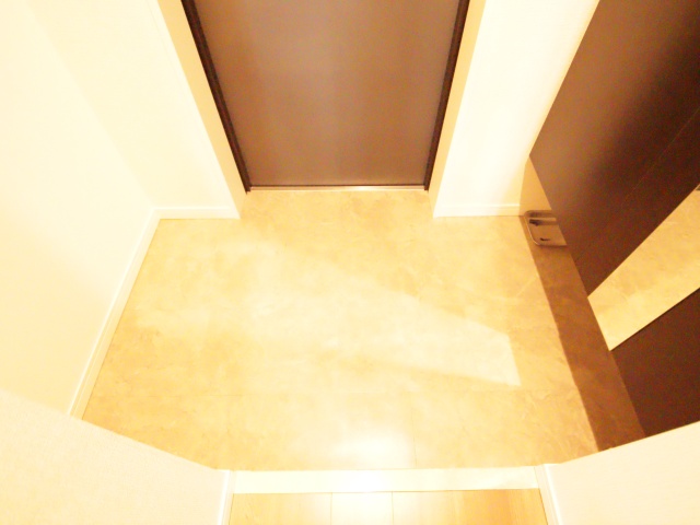 玄関　※別室の参考写真の為、現況優先です。