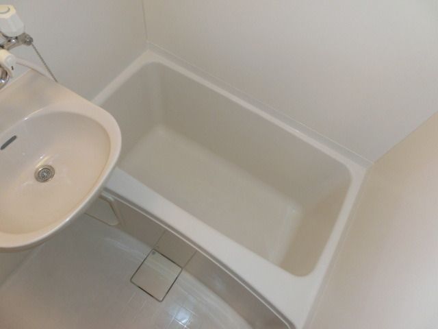 バス・シャワールーム　バスルーム