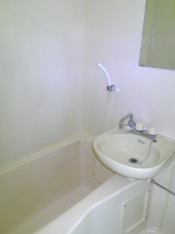 バス・シャワールーム　＊イメージです／同タイプのお部屋です