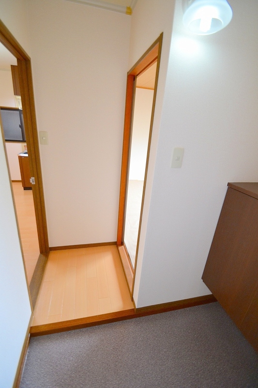 玄関　お問合せはシティホーム海田センター　082-821-2227