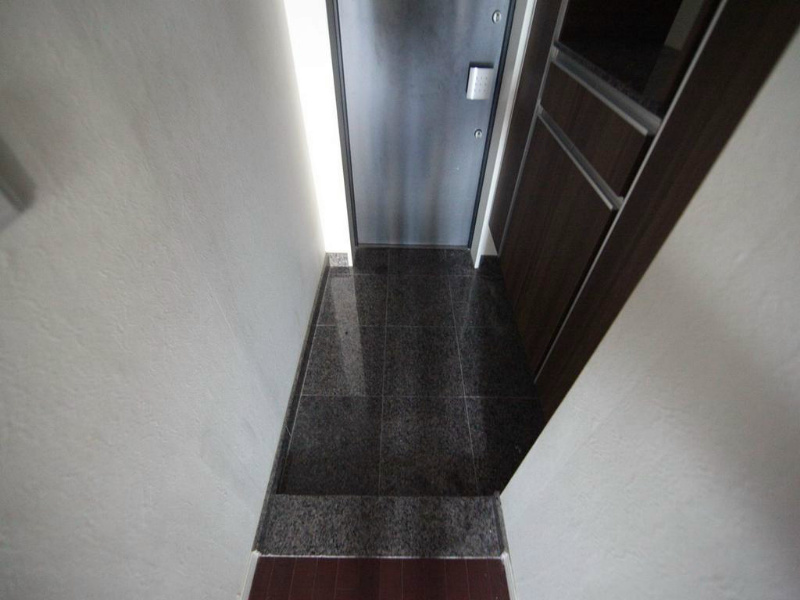 玄関　玄関　シューズボックス付（収納充実してます）