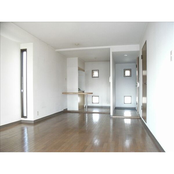 居室・リビング　【コンビニエンスストア】ファミリーマート名東本通三丁目店まで