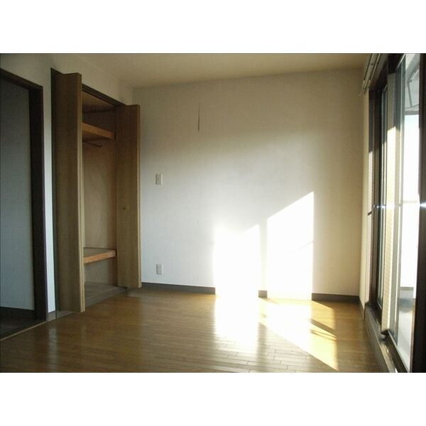 居室・リビング　【スーパー】バロー 一社店まで406m