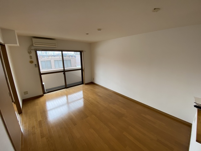 居室・リビング　家族団らんの場です。