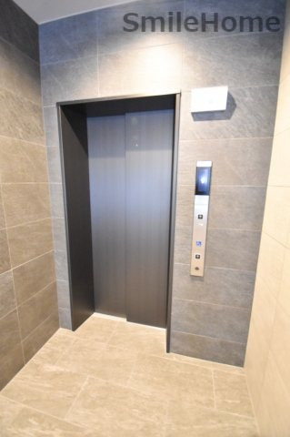 その他共有部分　エレベーターがあると重たい荷物も簡単に部屋まで運べますよ