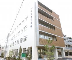 図書館　江東区立こどもプラザ図書館（図書館）まで375m