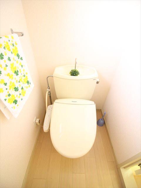 トイレ　窓があるトイレが嬉しいですね♪