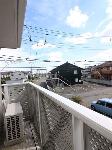 バルコニー　お布団も楽々干せる広さ☆