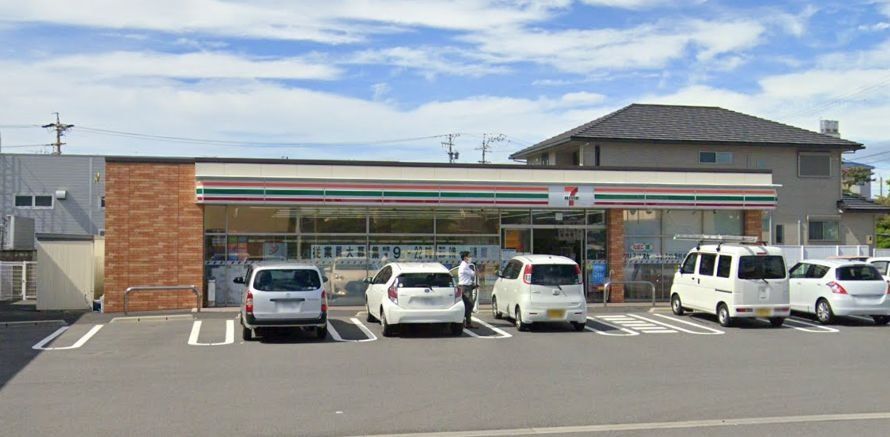 コンビニ　セブンイレブン一宮宮地花池店（コンビニ）まで660m