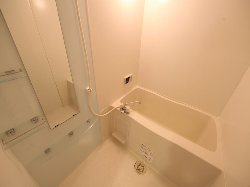 バス・シャワールーム　追い焚き・オートバス機能付お風呂